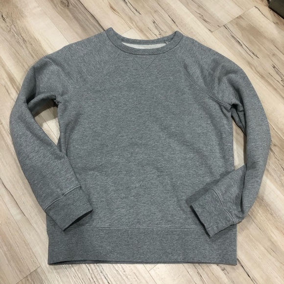 Everlane Tops - Everlane crew sweatshirt